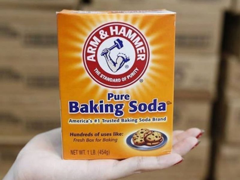 Dùng baking soda (muối nở) kết hợp giấm ăn