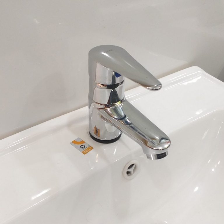 Vòi lavabo Inax