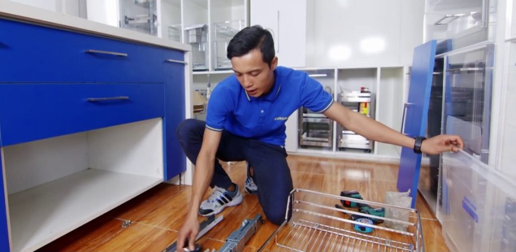 cách lắp kệ để xoong nồi