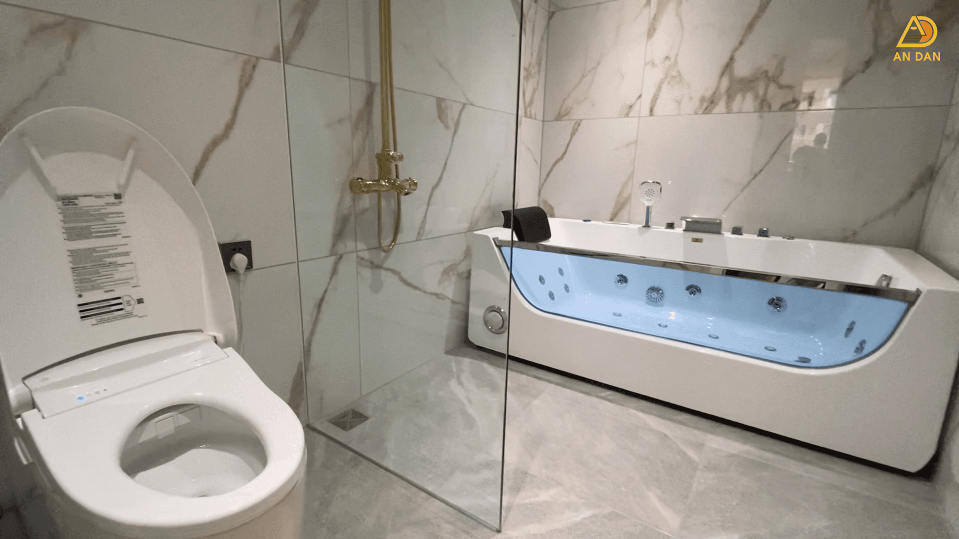Thiết bị vệ sinh cao cấp, sang trọng