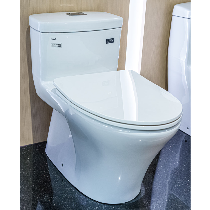 Anh-thuc-te-Bon-cau-INAX-AC-900VRN-2-1-khoi-Aqua-Ceramic-nap-mong-2.png